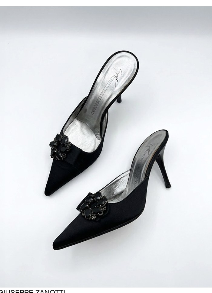 Sabot in raso con spilla gioiello
